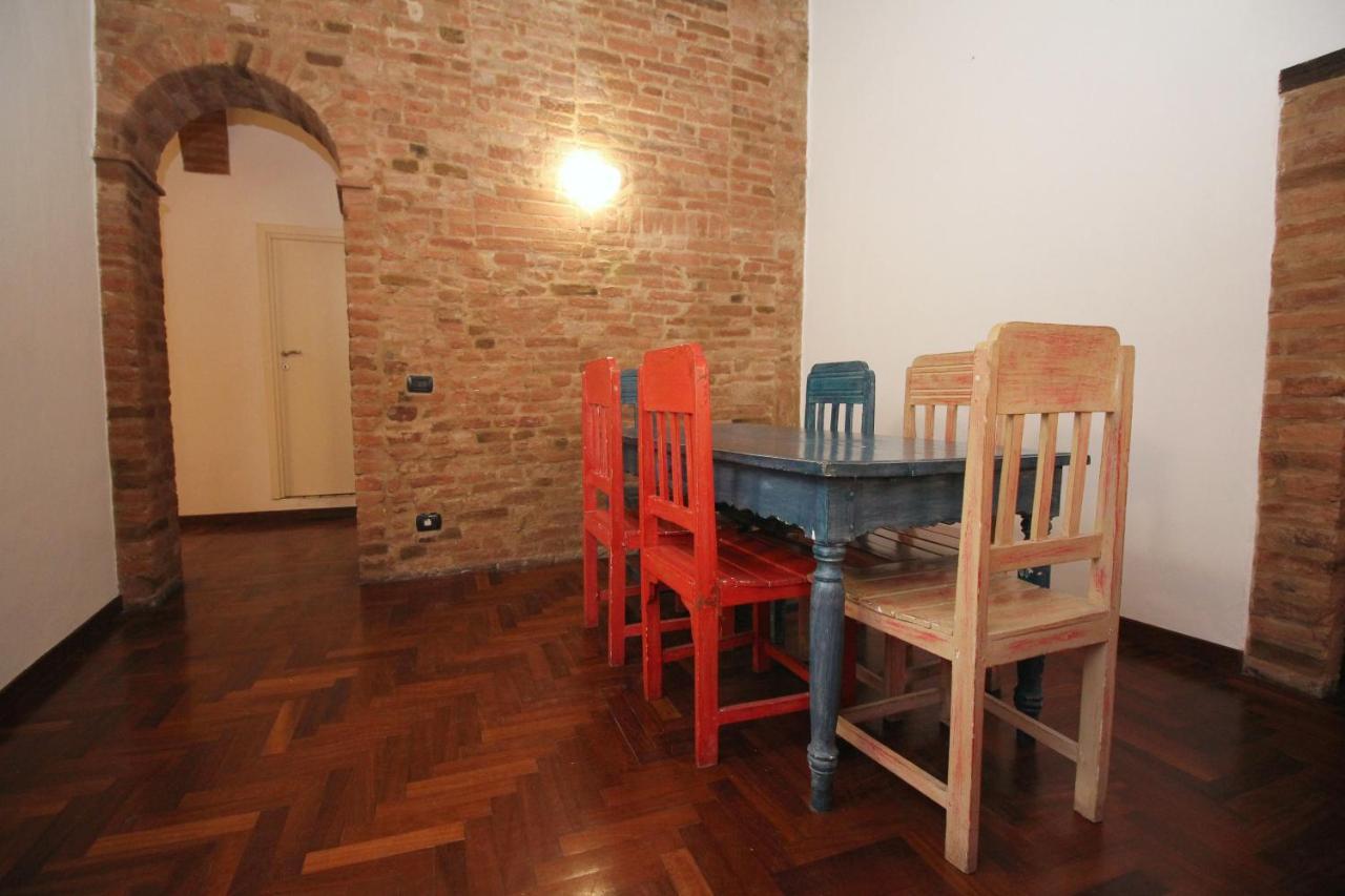 Logge Del Papa Apartment Siena Exterior foto