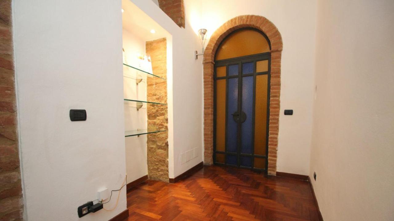 Logge Del Papa Apartment Siena Exterior foto