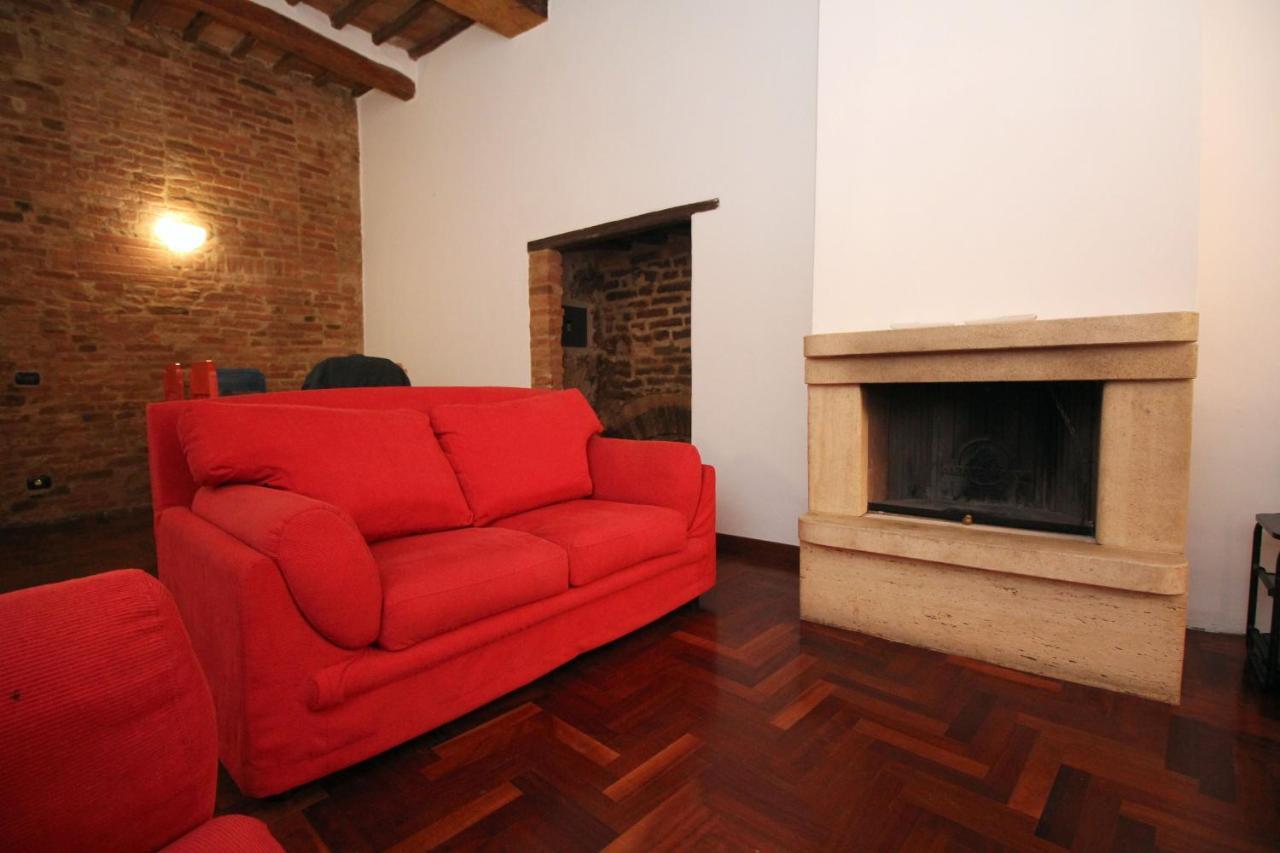 Logge Del Papa Apartment Siena Exterior foto